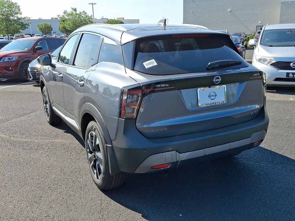 Thumbnail: 2025 Nissan Kicks - 3