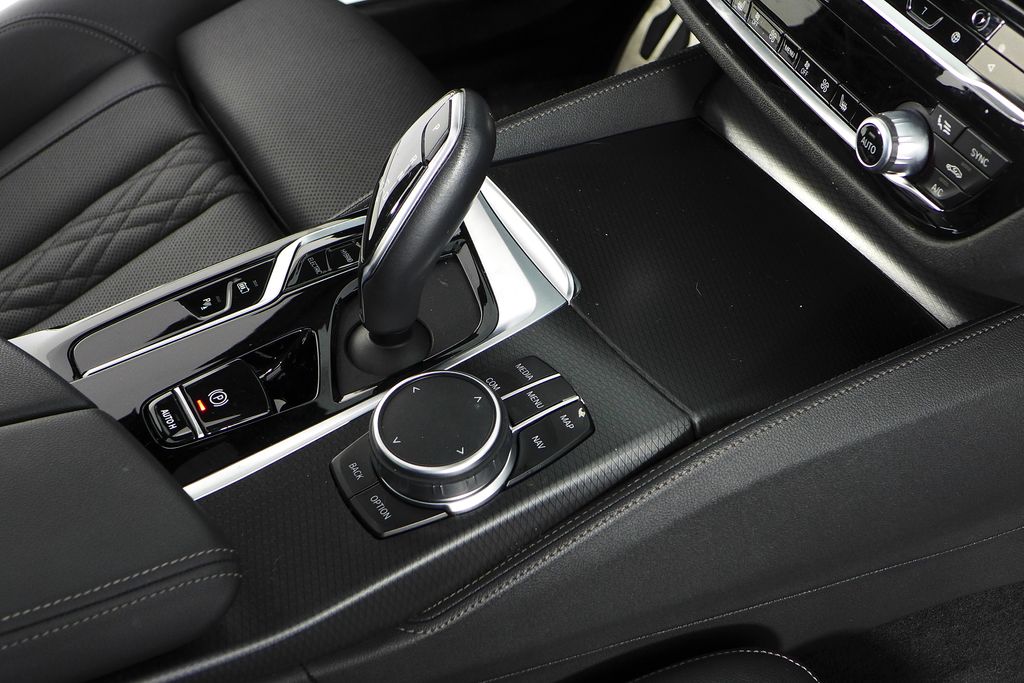 Thumbnail: 2023 BMW 5 Series - 15