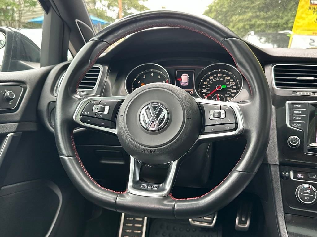 2015 Volkswagen Golf GTI Autobahn 13