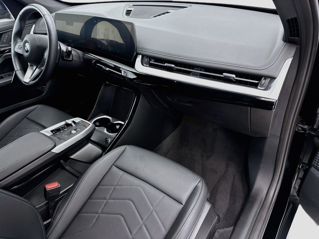 Thumbnail: 2025 BMW X1 - 15