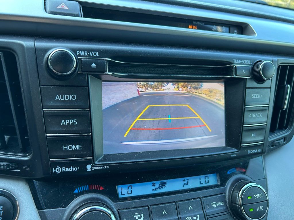 Thumbnail: 2018 Toyota RAV4 - 24