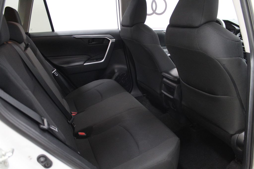 Thumbnail: 2019 Toyota RAV4 - 26