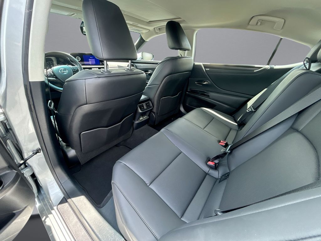 Thumbnail: 2025 Lexus ES - 31