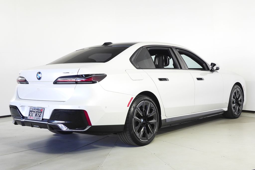 Thumbnail: 2025 BMW i7 - 7