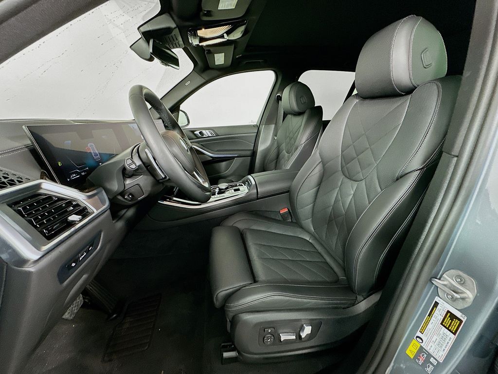 Thumbnail: 2025 BMW X5 - 21