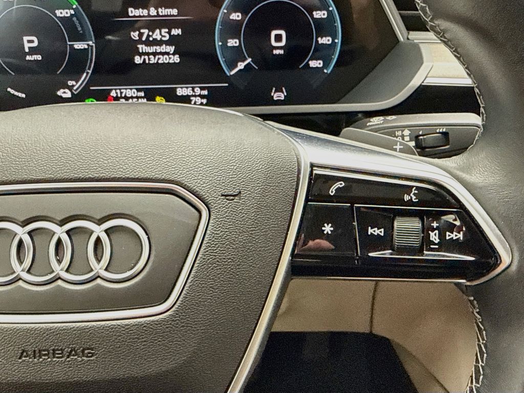 Thumbnail: 2024 Audi Q8 e-tron - 12