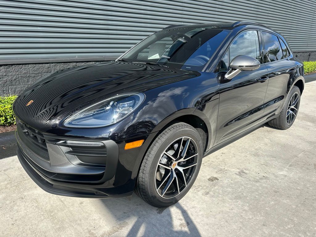 Thumbnail: 2026 Porsche Macan - 7