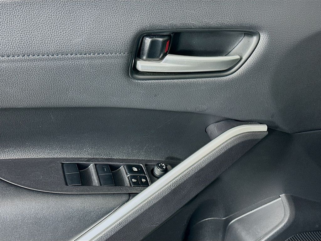 Thumbnail: 2024 Toyota Corolla Cross - 18