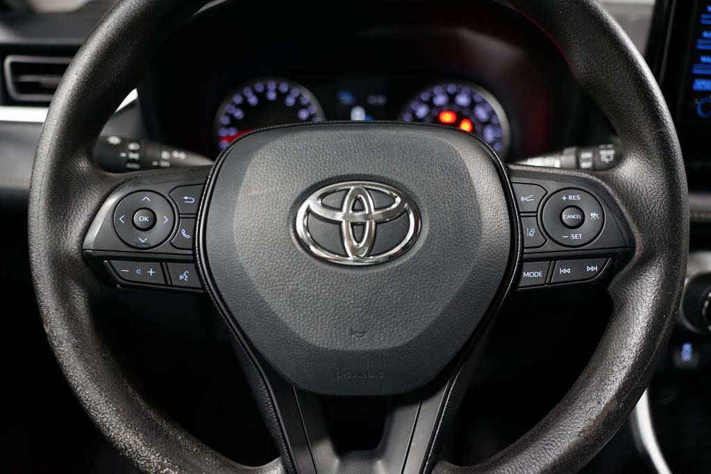 2021 Toyota RAV4 XLE 12