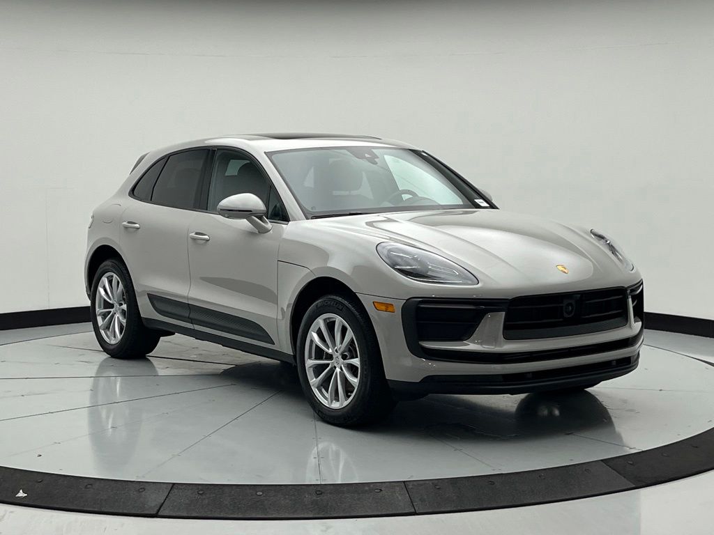 Thumbnail: 2026 Porsche Macan - 6