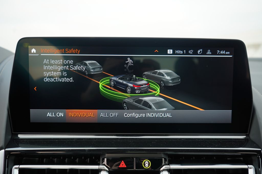 Thumbnail: 2026 BMW 8 Series - 20