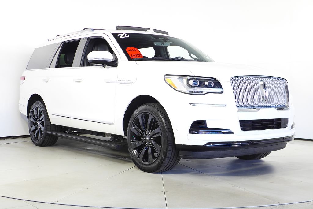 Thumbnail: 2023 Lincoln Navigator - 4