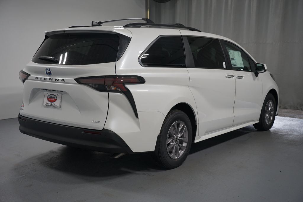 Thumbnail: 2025 Toyota Sienna - 8