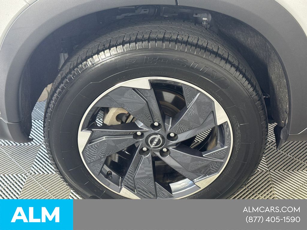 Used 2025 Silver Nissan SV image 21