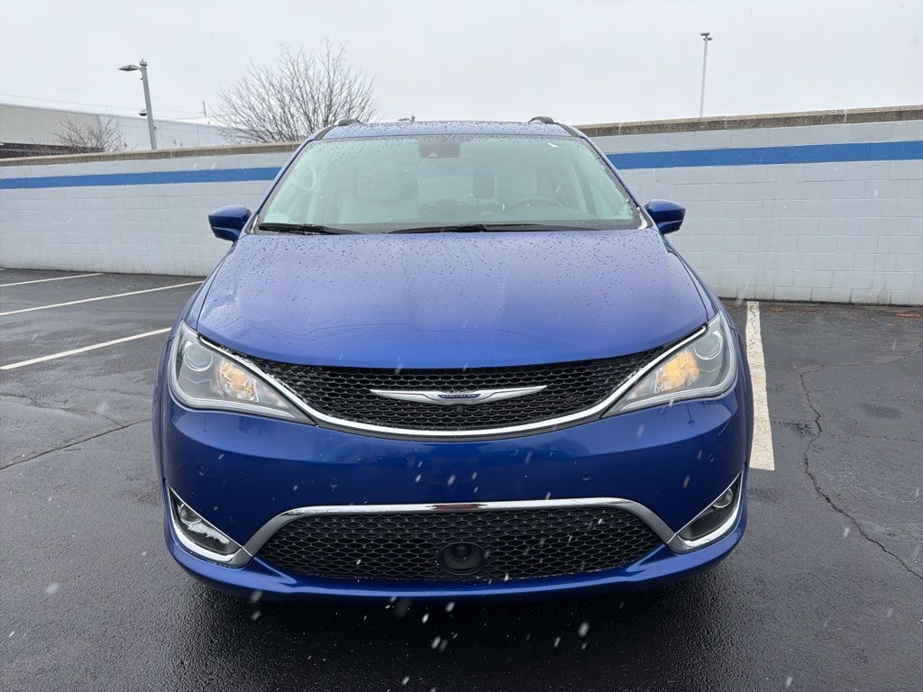 Thumbnail: 2019 Chrysler Pacifica - 8