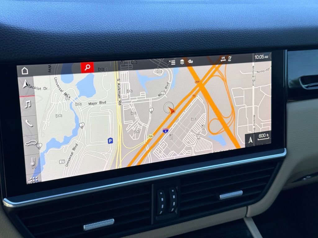 Thumbnail: 2021 Porsche Cayenne - 7