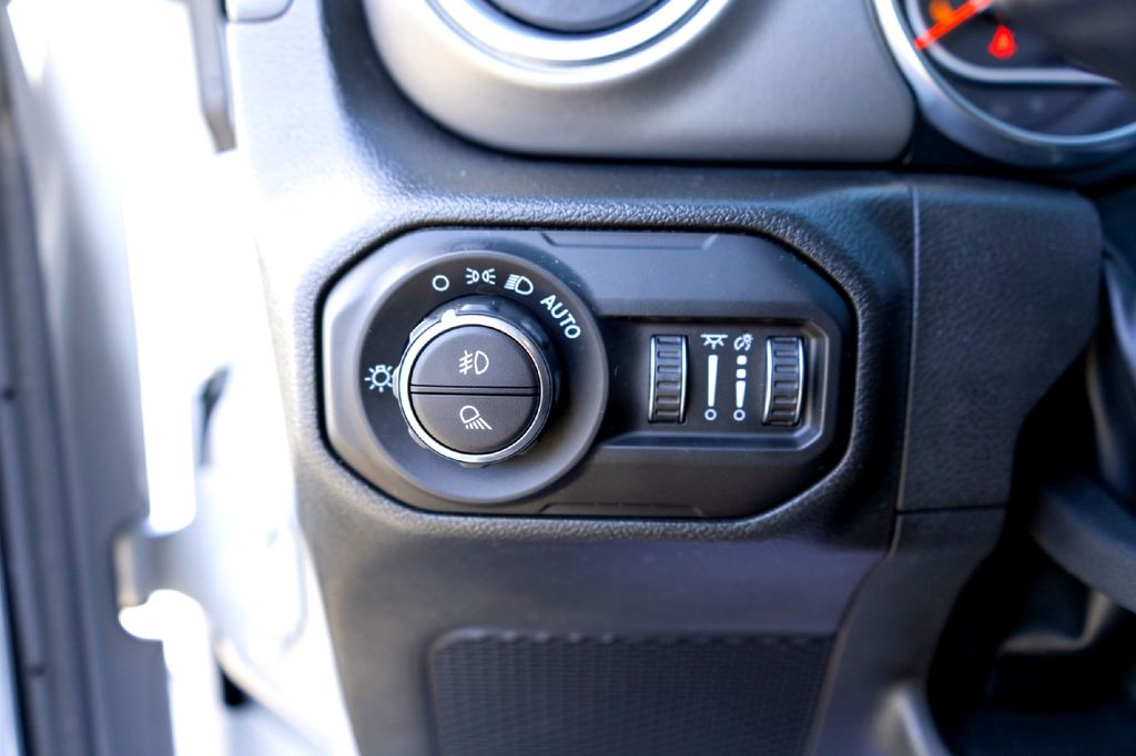 Used Car 2022 Jeep Gladiator  Rubicon For Sale Under $35,000 In Taylor, Texas