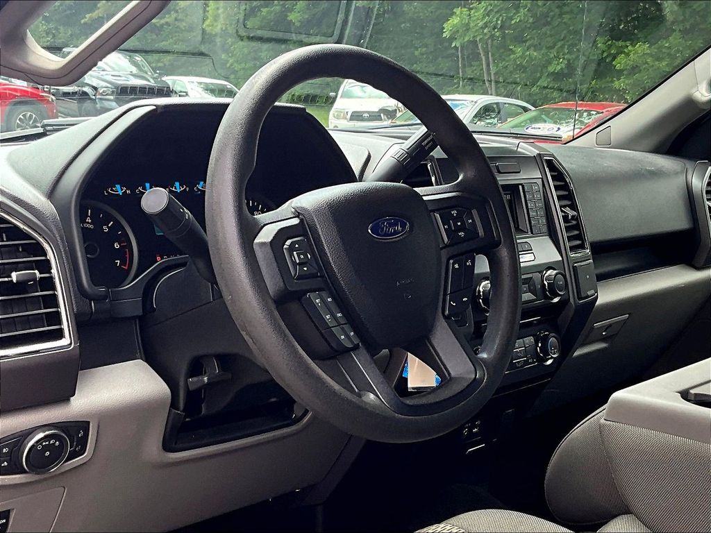 2015 Ford F-150 — photo 8