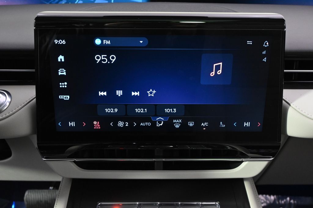 New 2026 Red Lincoln Reserve image 28