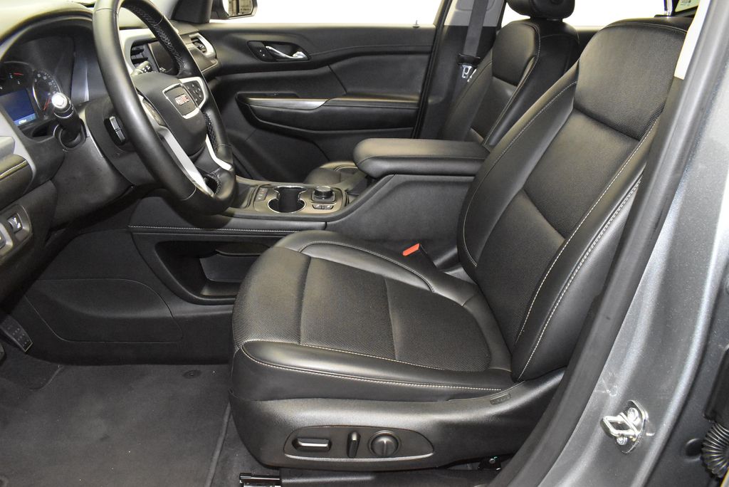 2023 GMC Acadia SLT 11