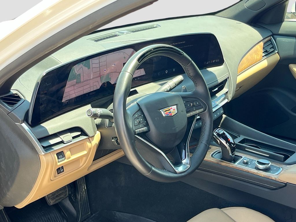 Used 2025 White Cadillac Premium Luxury image 9