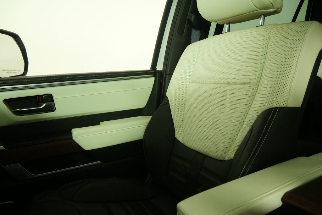 Thumbnail: 2023 Toyota Sequoia - 32