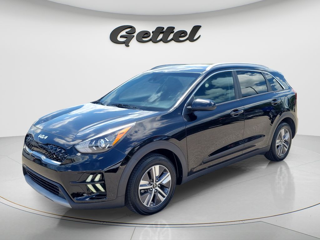 2022 Kia Niro LXS FWD   