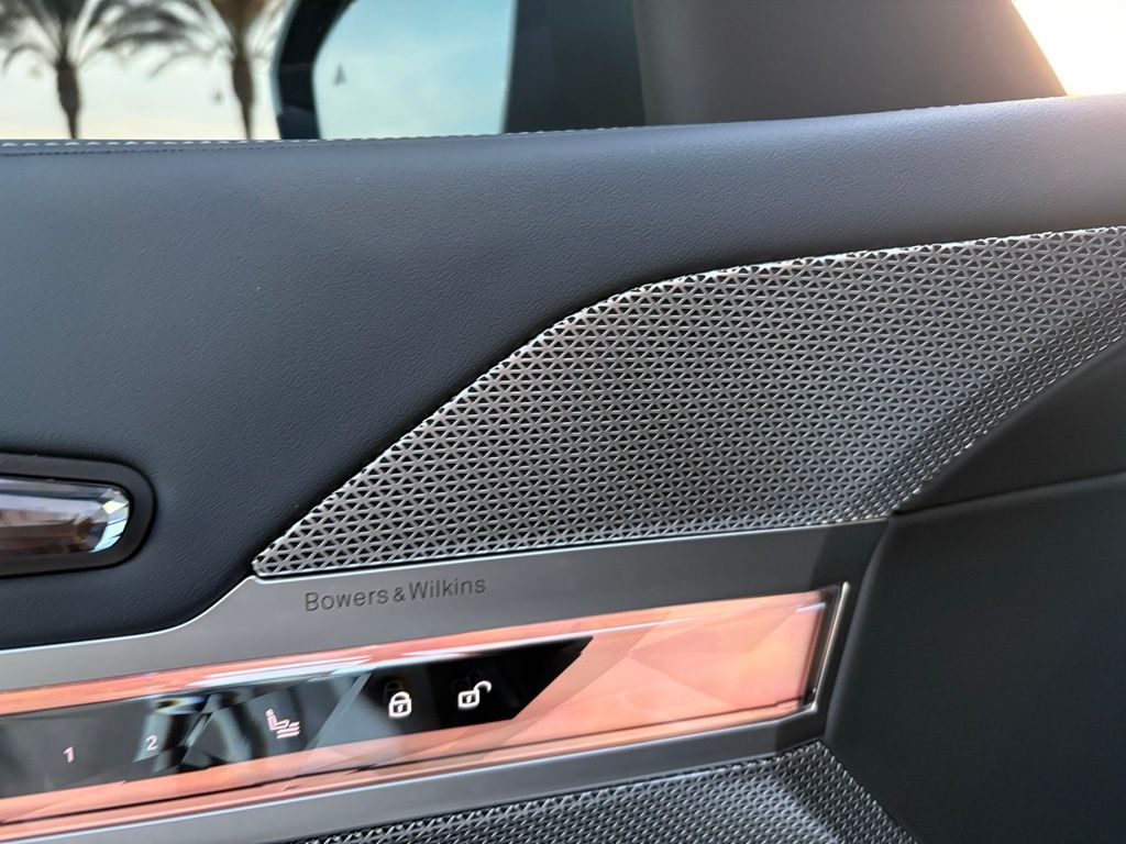 Thumbnail: 2025 BMW i7 - 6