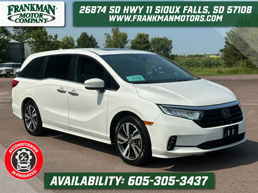 Platinum White Pearl 2024 Honda Odyssey Minivan Front-Wheel Drive Automatic