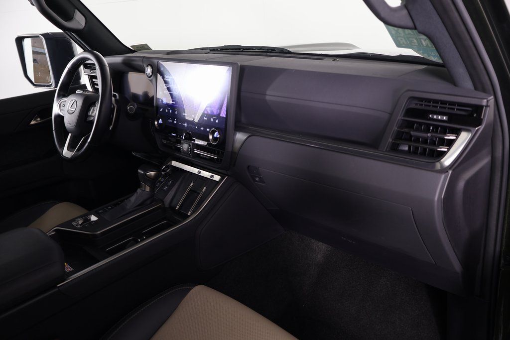 Thumbnail: 2024 Lexus GX - 9