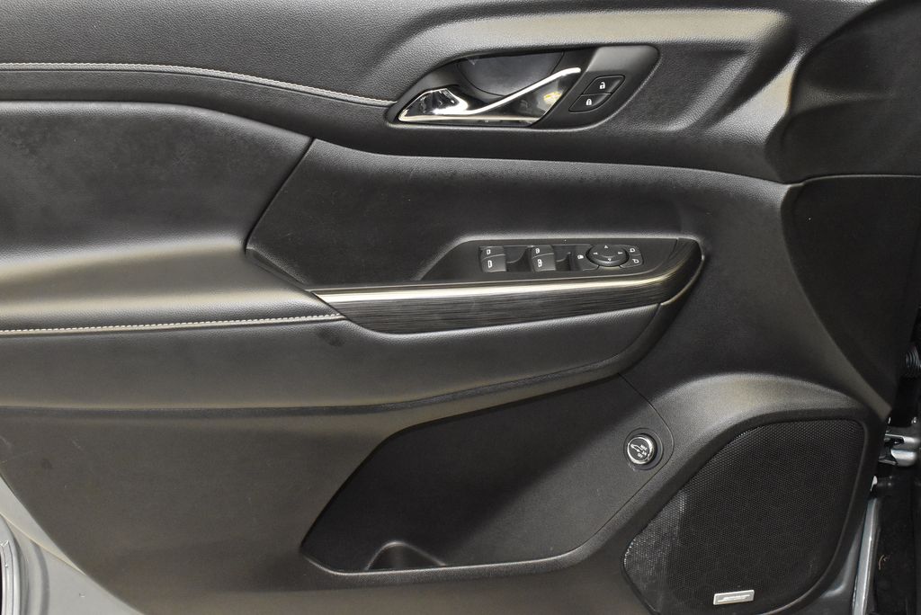 2023 GMC Acadia SLT 9