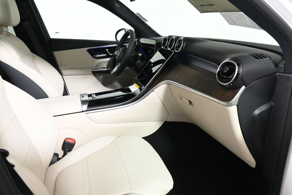 Thumbnail: 2026 Mercedes-Benz GLC - 20