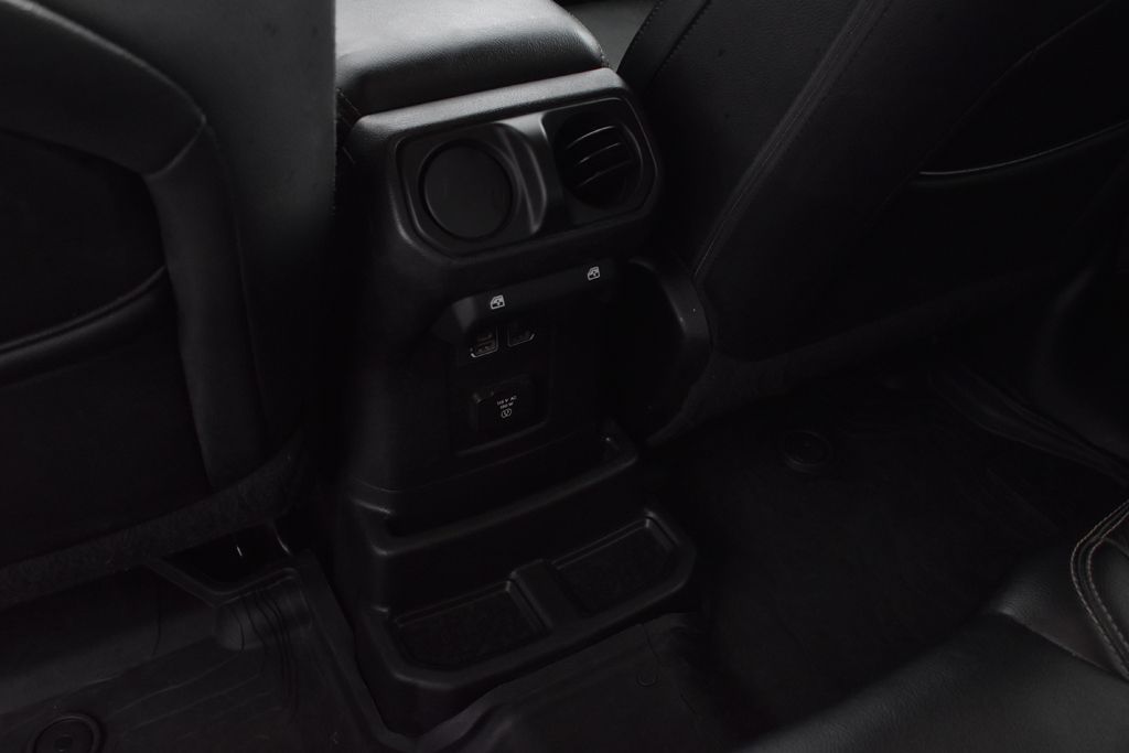 Thumbnail: 2019 Jeep Wrangler - 22