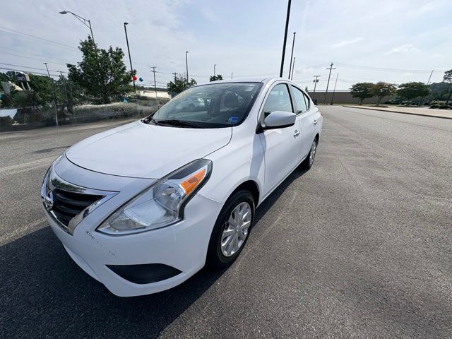 White (Fresh Powder) 2019 Nissan Versa Sedan Front-Wheel Drive Continuously Variable Transmission
