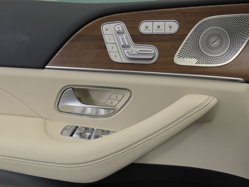 Thumbnail: 2026 Mercedes-Benz GLE - 22