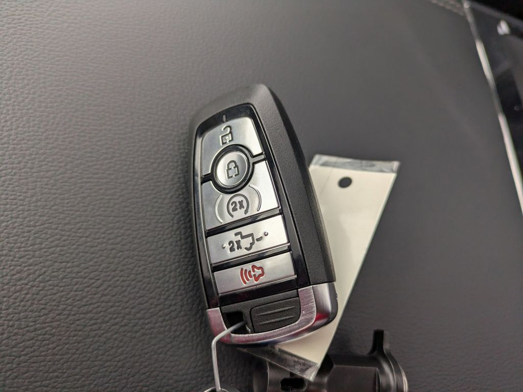 2026 Ford F-350 Super Duty LARIAT