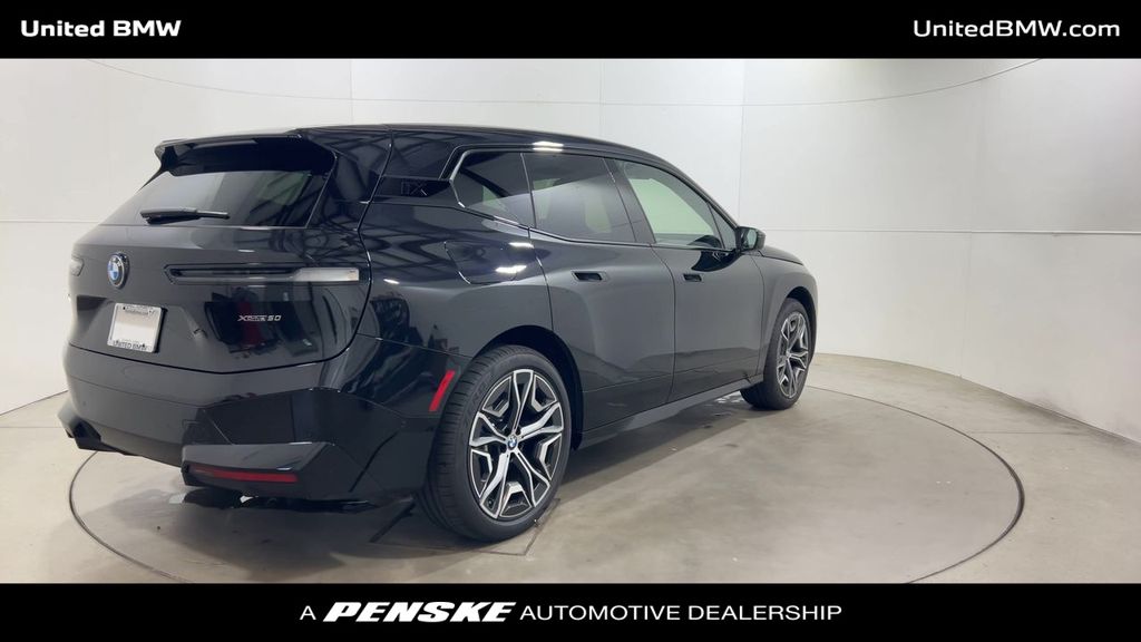 2025 BMW iX xDrive50 8