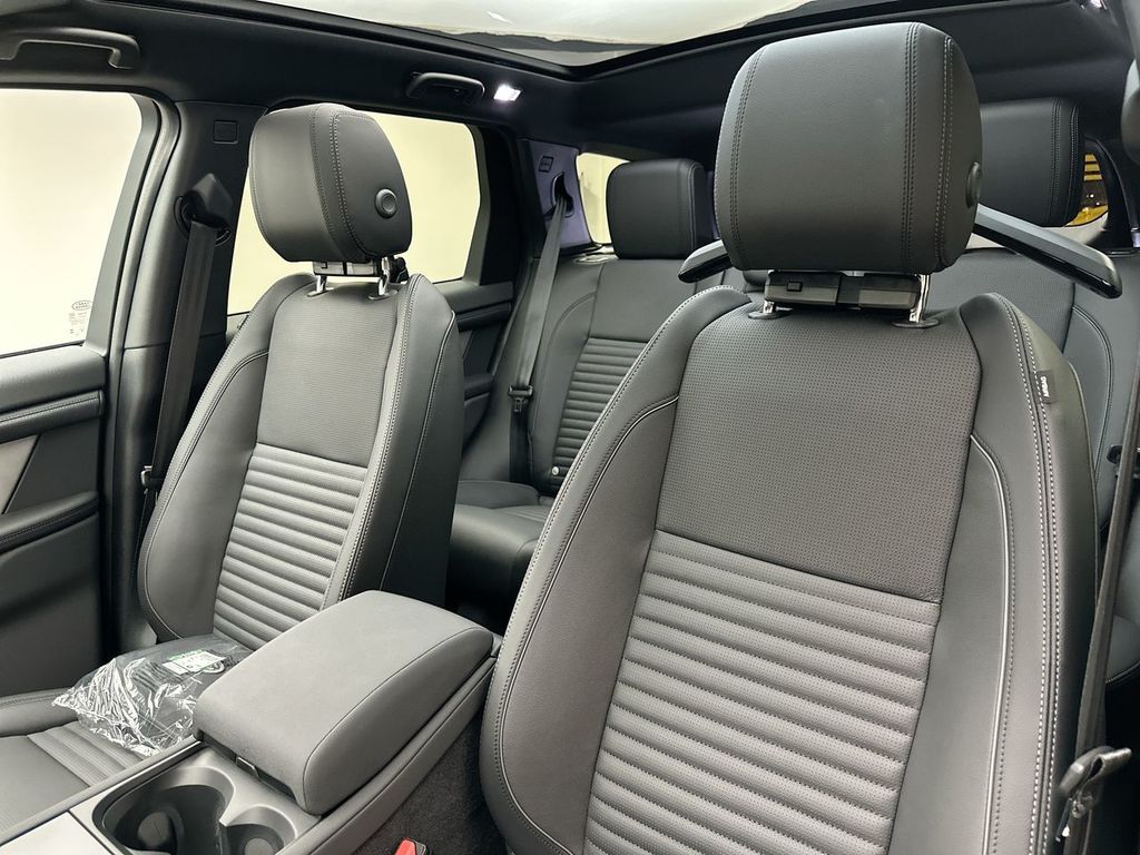 Thumbnail: 2026 Land Rover Discovery Sport - 10