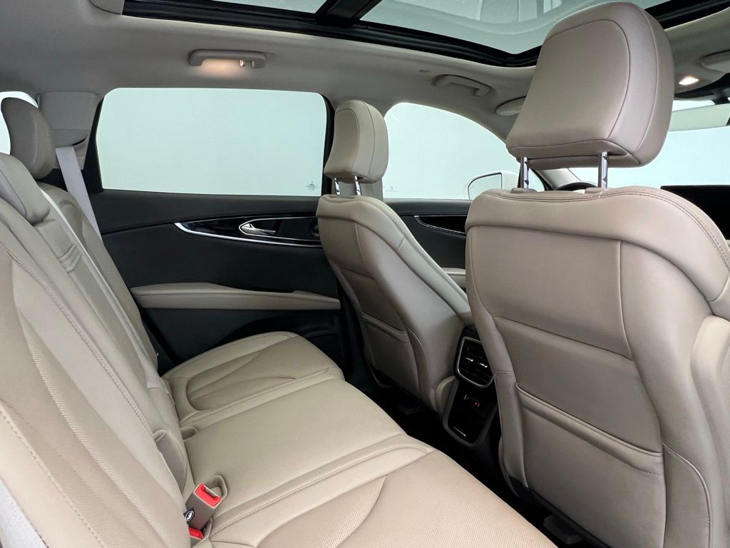 2022 Lincoln Nautilus Reserve 16