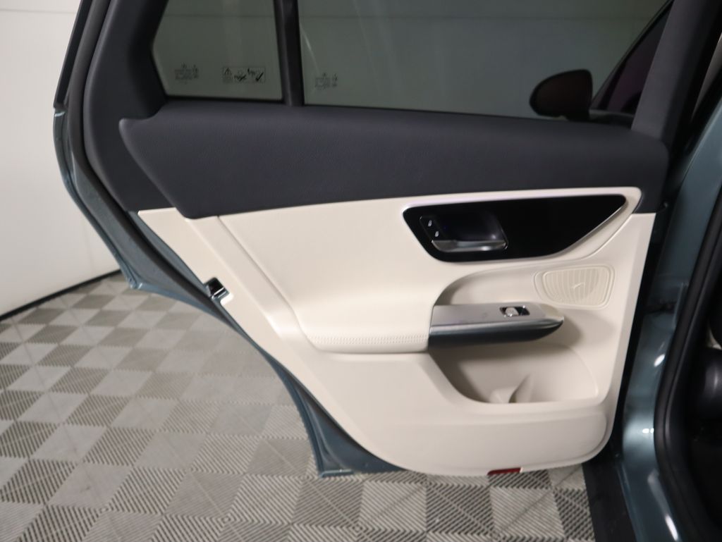 Used 2026 Silver Mercedes-Benz GLC 300 image 28