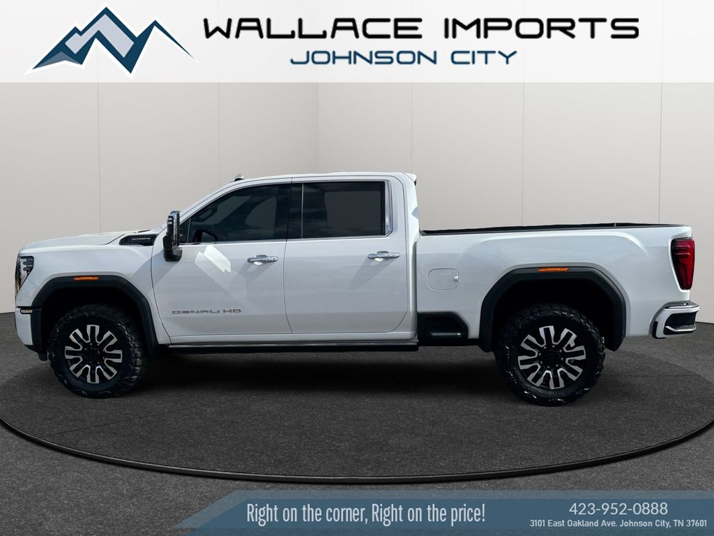 White Frost Tricoat 2025 GMC Sierra 2500HD Denali Ultimate Crew Cab 4WD Pickup Truck Four-Wheel Drive Automatic