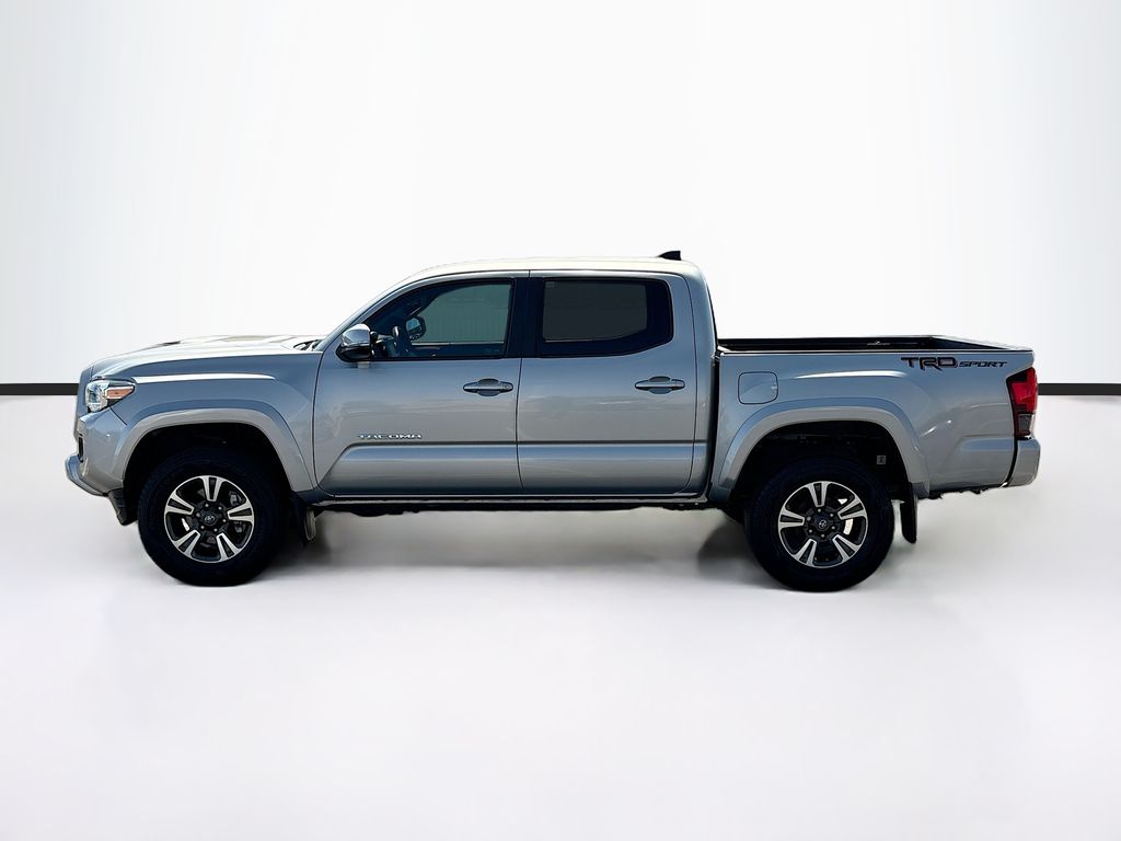Thumbnail: 2019 Toyota Tacoma - 8