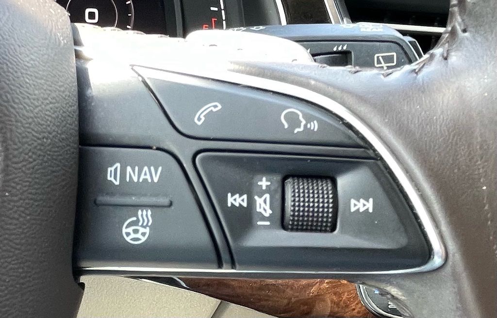 2018 Audi Q7 3.0T Prestige White at Autostrade