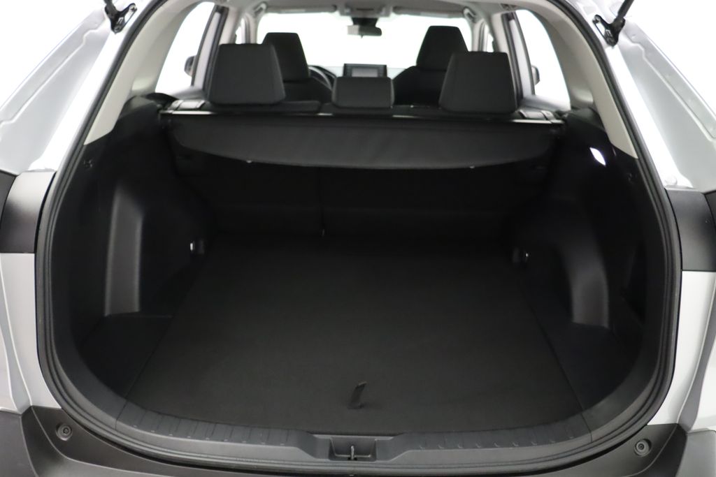 2022 Toyota RAV4 LE 22