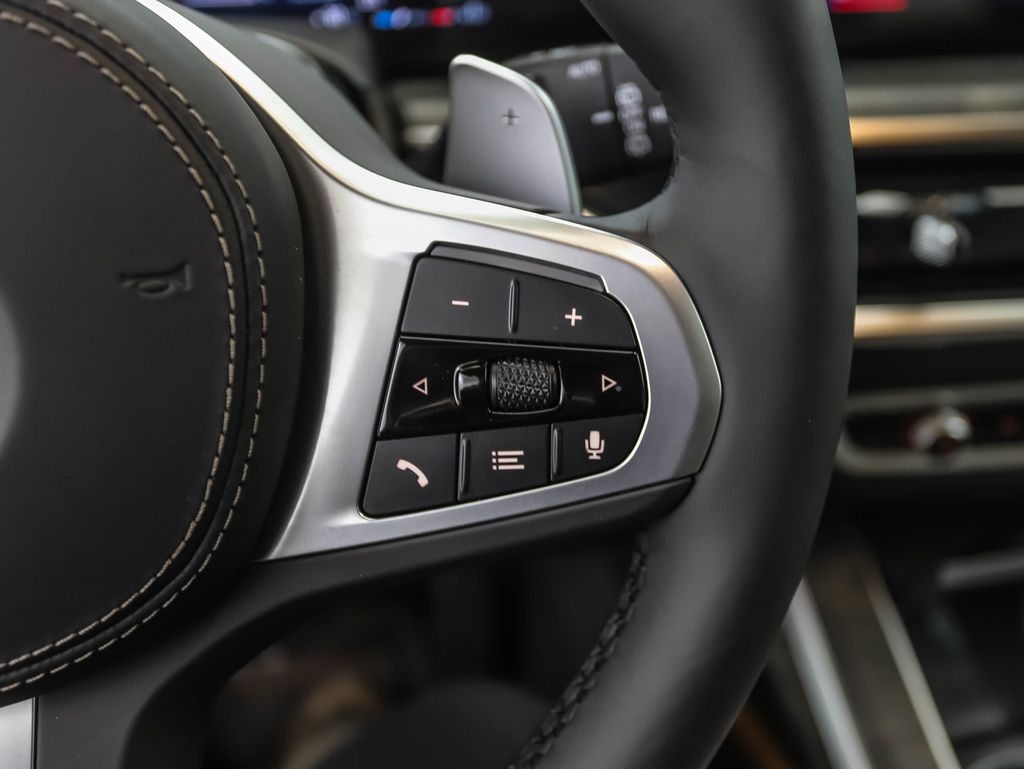 Thumbnail: 2026 BMW X7 - 13