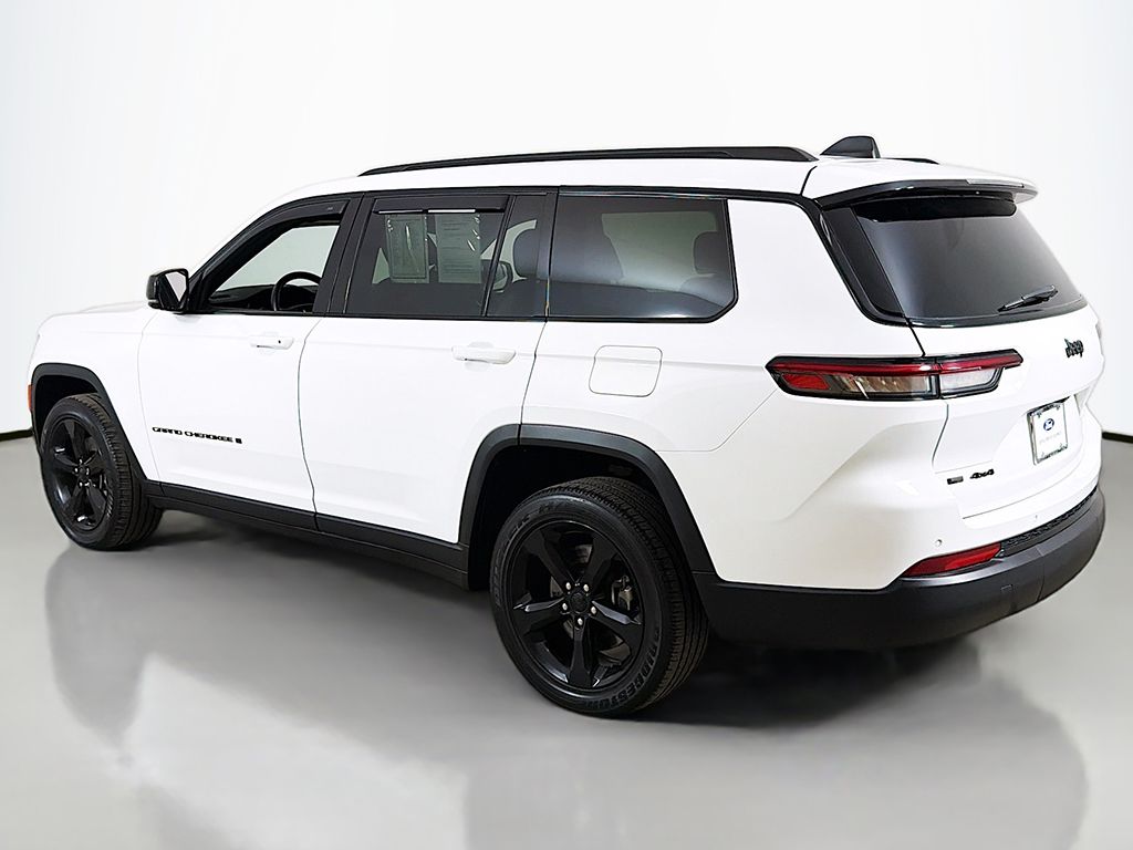 Used 2021 White Jeep Altitude image 11