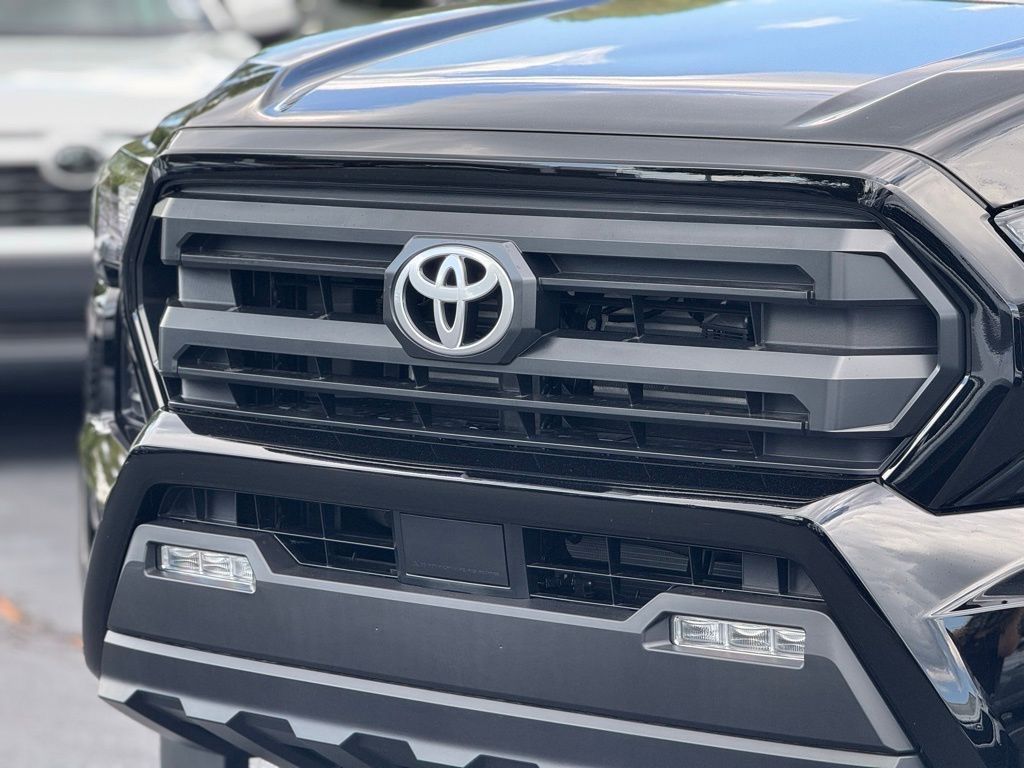 2025 Toyota Tacoma SR5 Double Cab photo 5
