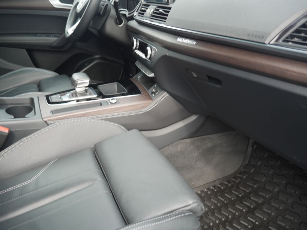 Thumbnail: 2023 Audi Q5 - 31