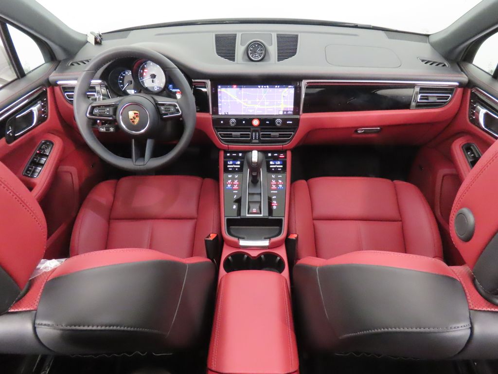 Thumbnail: 2026 Porsche Macan - 15