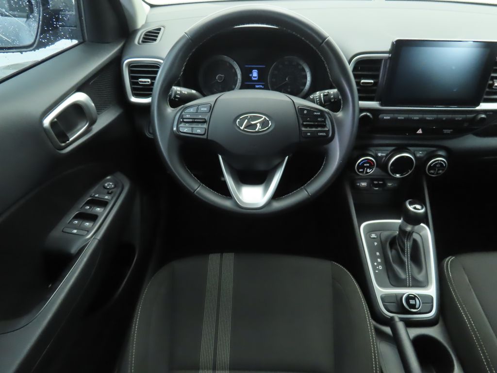 Thumbnail: 2022 Hyundai Venue - 10
